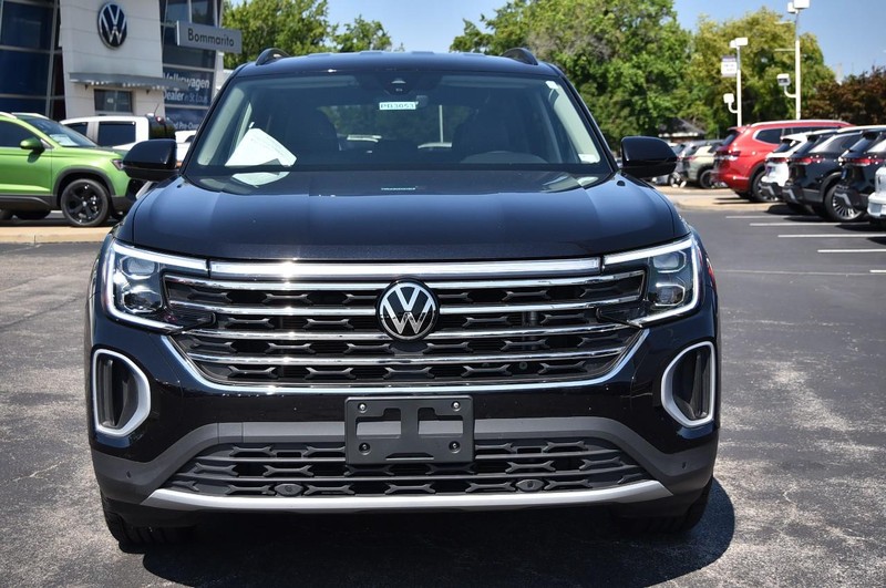 Volkswagen Atlas Vehicle Image 04