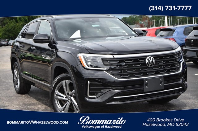 2024 Volkswagen Atlas Cross Sport 2.0T SEL R-Line at Frazier Automotive in Hazelwood MO