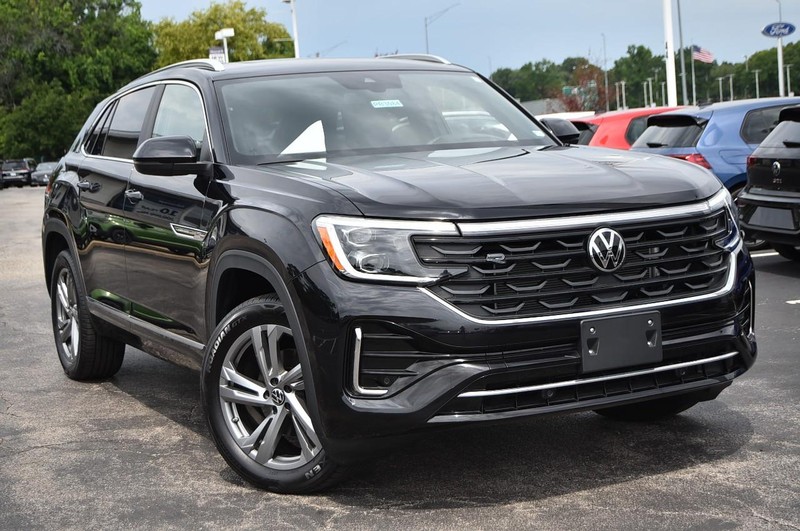 Volkswagen Atlas Cross Sport Vehicle Image 02
