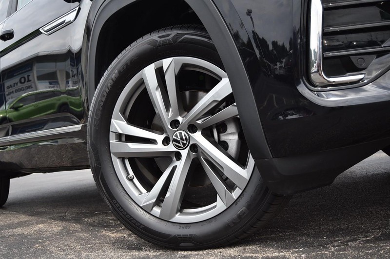 Volkswagen Atlas Cross Sport Vehicle Image 03