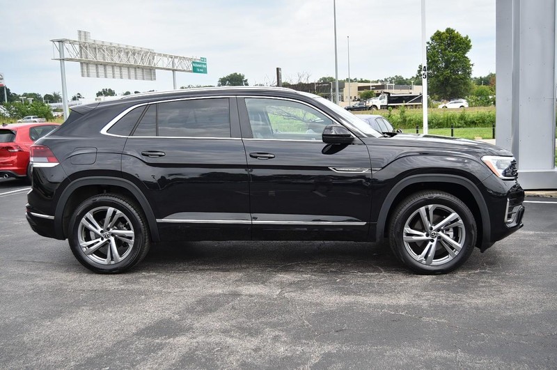 Volkswagen Atlas Cross Sport Vehicle Image 05
