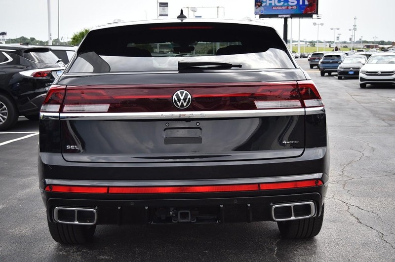 Volkswagen Atlas Cross Sport Vehicle Image 06