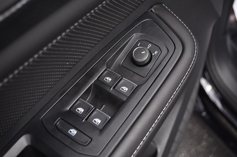 Volkswagen Atlas Cross Sport Vehicle Image 08