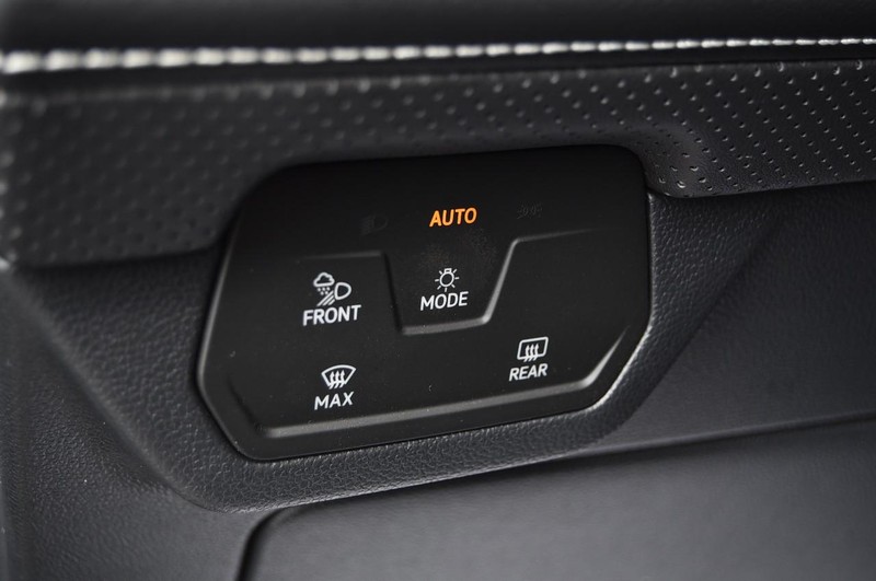 Volkswagen Atlas Cross Sport Vehicle Image 11