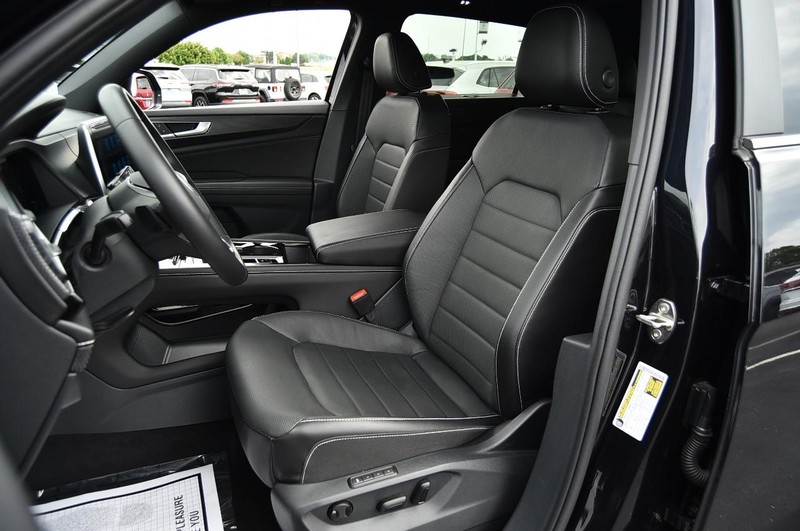 Volkswagen Atlas Cross Sport Vehicle Image 19