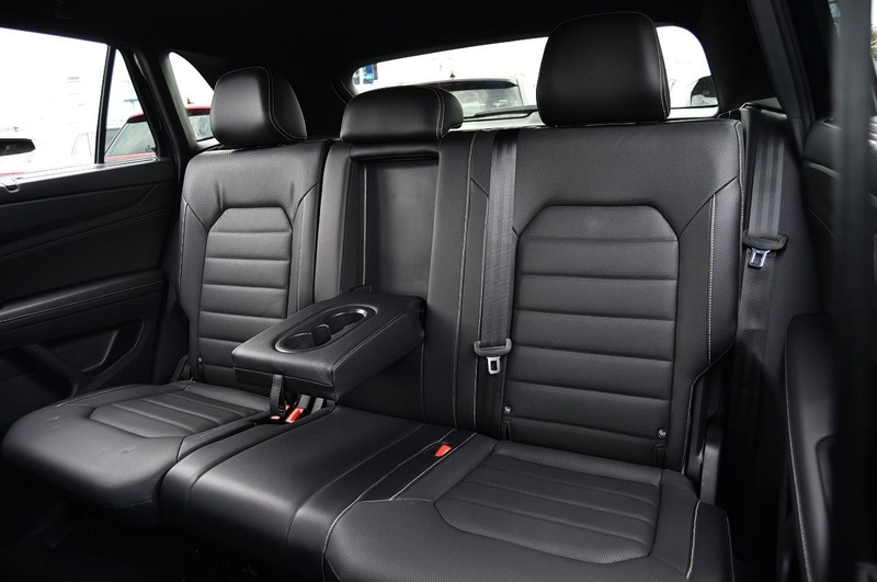 Volkswagen Atlas Cross Sport Vehicle Image 22