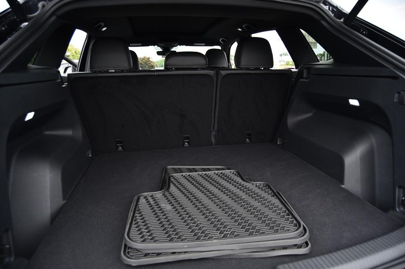 Volkswagen Atlas Cross Sport Vehicle Image 25