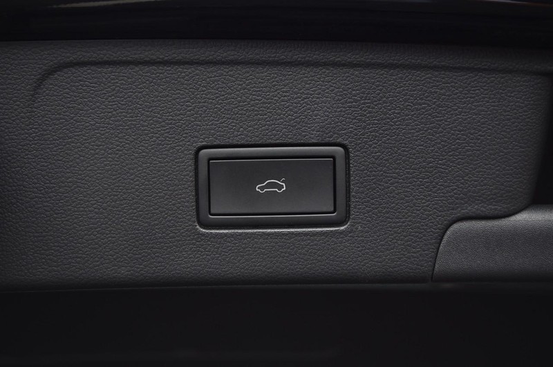 Volkswagen Atlas Cross Sport Vehicle Image 26