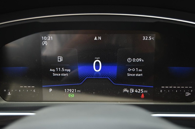 Volkswagen Tiguan Vehicle Image 11