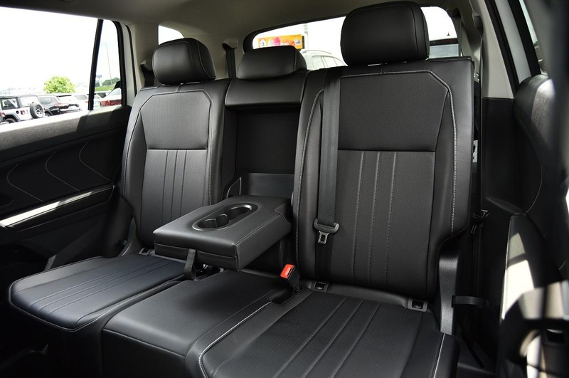 Volkswagen Tiguan Vehicle Image 21