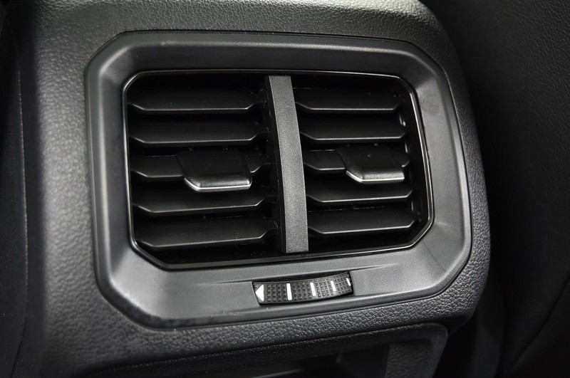 Volkswagen Tiguan Vehicle Image 22