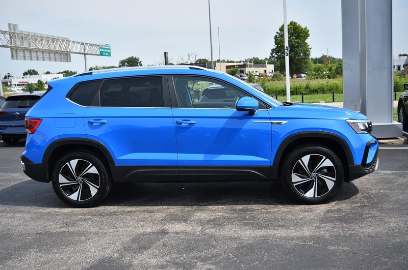 Volkswagen Taos Vehicle Image 05