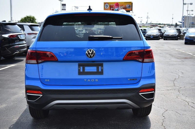 Volkswagen Taos Vehicle Image 06
