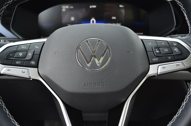 Volkswagen Taos Vehicle Image 18