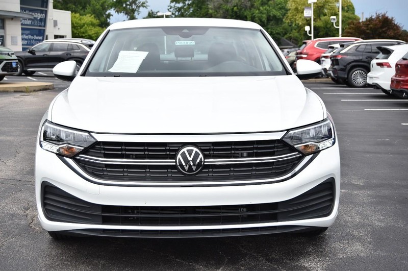 Volkswagen Jetta Vehicle Image 04