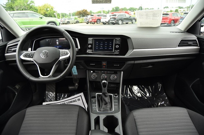Volkswagen Jetta Vehicle Image 07