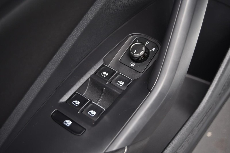 Volkswagen Jetta Vehicle Image 08