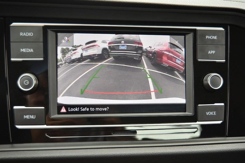 Volkswagen Jetta Vehicle Image 13