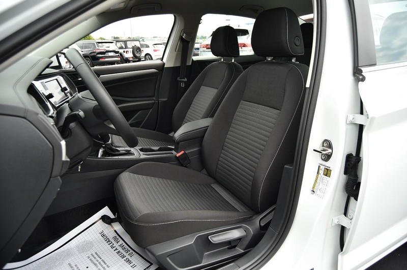 Volkswagen Jetta Vehicle Image 19