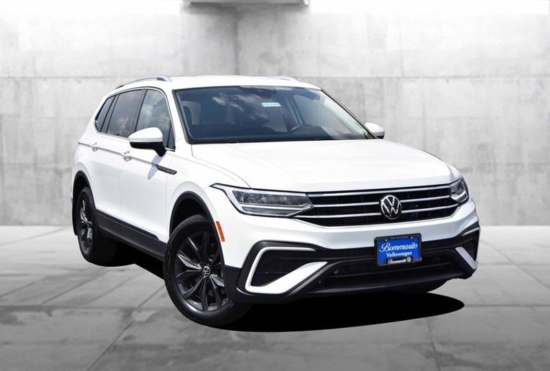 Volkswagen Tiguan Vehicle Image 02