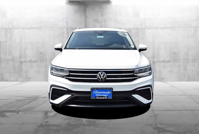 Volkswagen Tiguan Vehicle Image 04