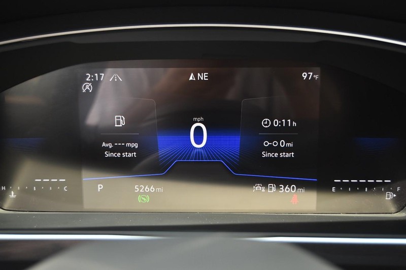 Volkswagen Tiguan Vehicle Image 12