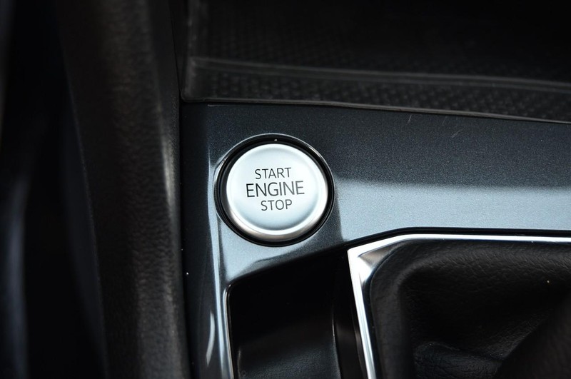 Volkswagen Tiguan Vehicle Image 17