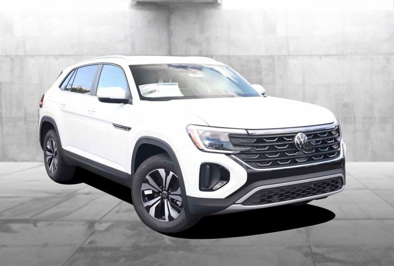 Volkswagen Atlas Cross Sport Vehicle Image 02