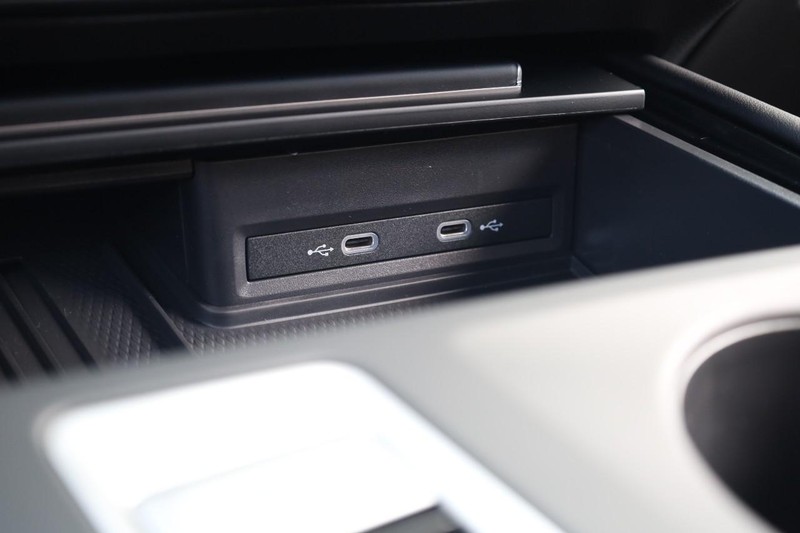 Volkswagen Atlas Cross Sport Vehicle Image 14