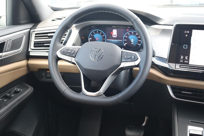 Volkswagen Atlas Cross Sport Vehicle Image 23