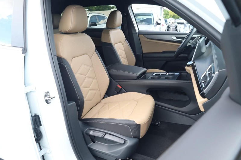 Volkswagen Atlas Cross Sport Vehicle Image 24