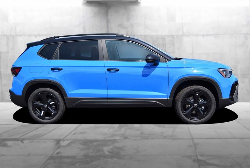 Volkswagen Taos Vehicle Image 05