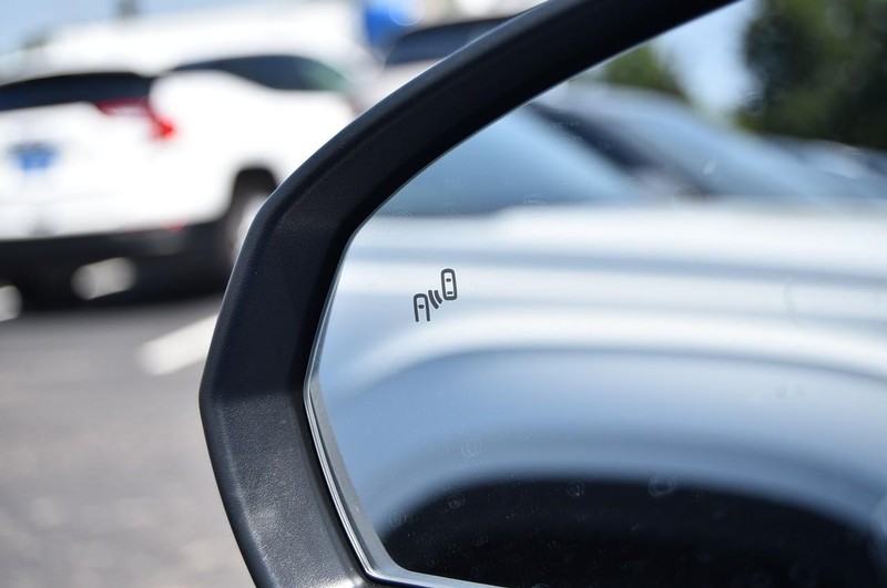 Volkswagen Taos Vehicle Image 09