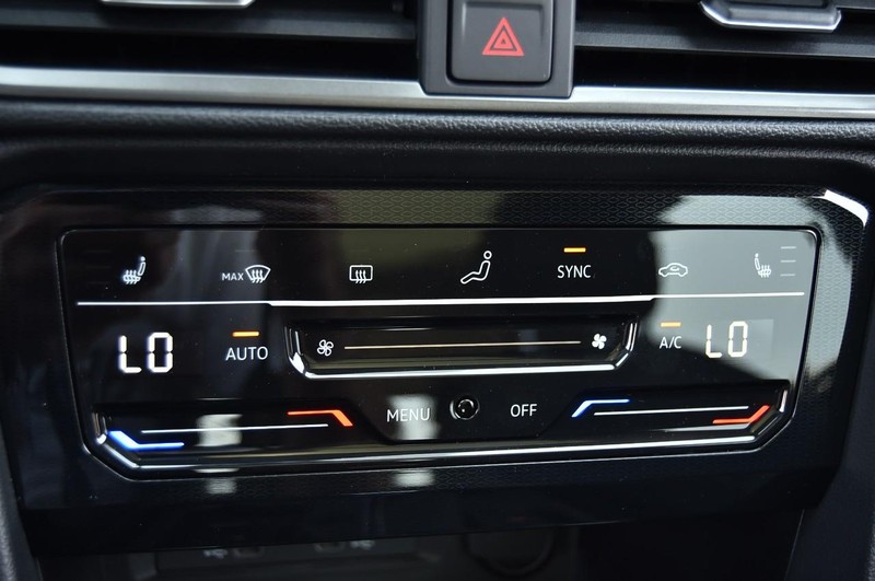 Volkswagen Taos Vehicle Image 14