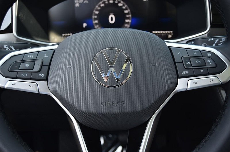 Volkswagen Taos Vehicle Image 18