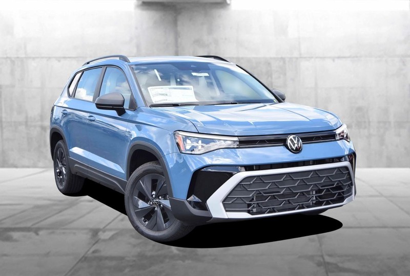 Volkswagen Taos Vehicle Image 02
