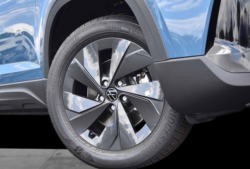 Volkswagen Taos Vehicle Image 03
