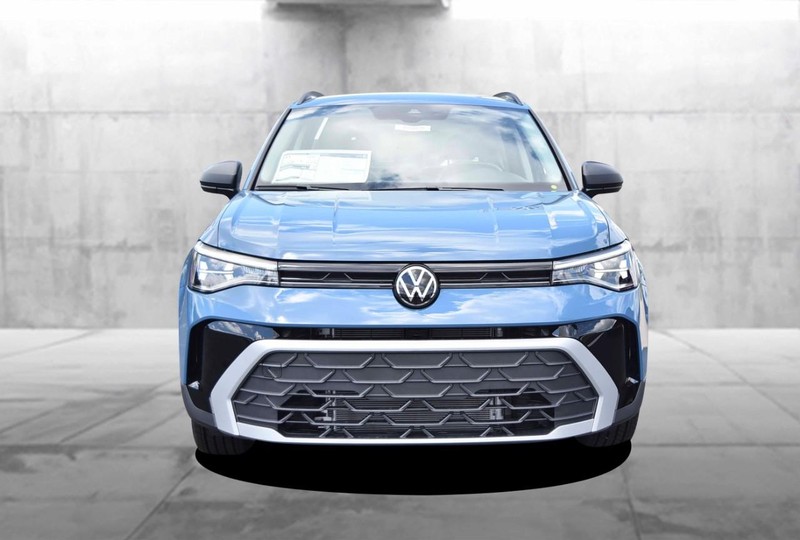 Volkswagen Taos Vehicle Image 04