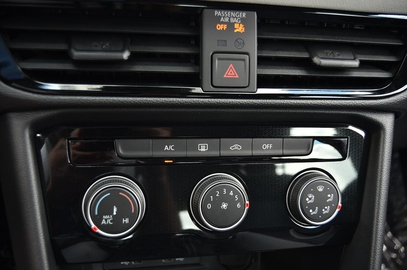Volkswagen Taos Vehicle Image 14
