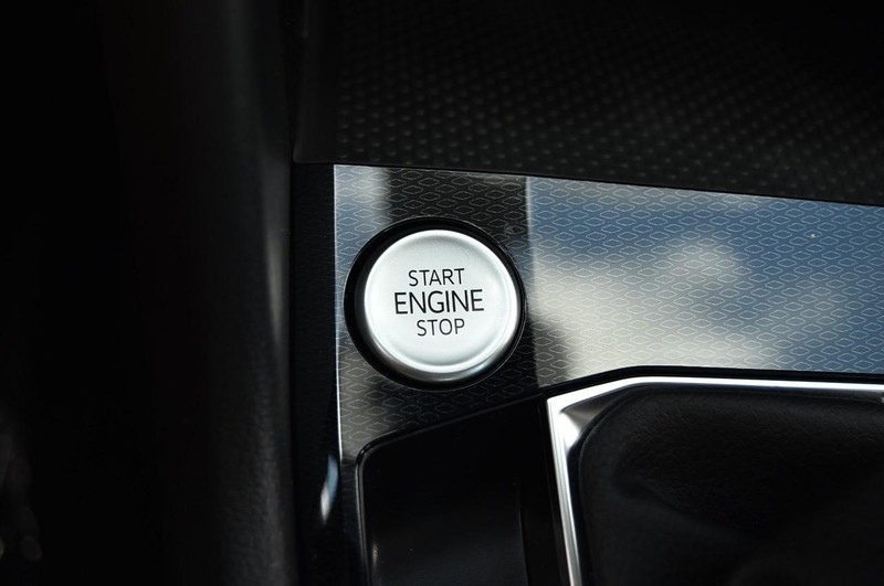 Volkswagen Taos Vehicle Image 16