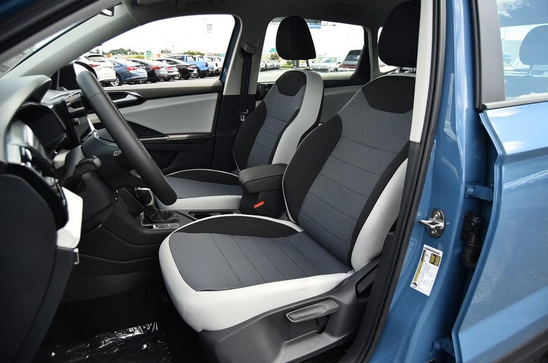 Volkswagen Taos Vehicle Image 18