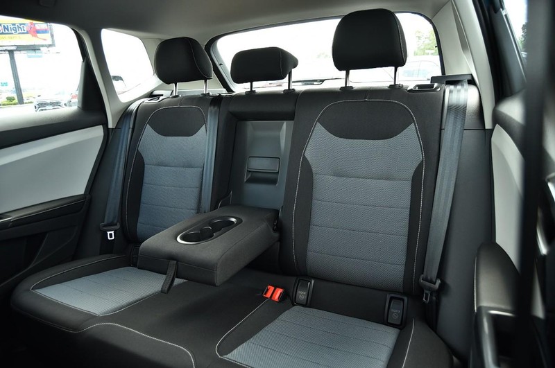 Volkswagen Taos Vehicle Image 20