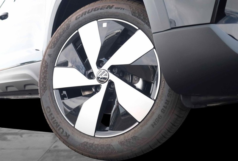 Volkswagen Taos Vehicle Image 03