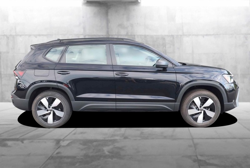 Volkswagen Taos Vehicle Image 05