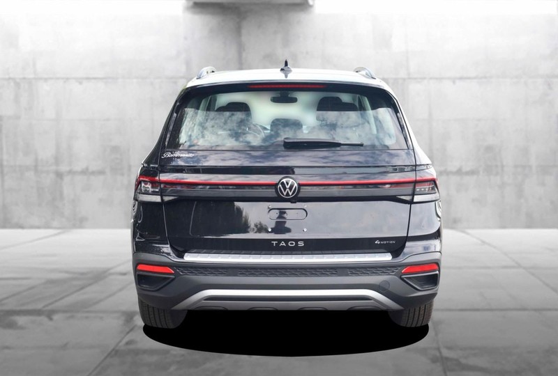 Volkswagen Taos Vehicle Image 06