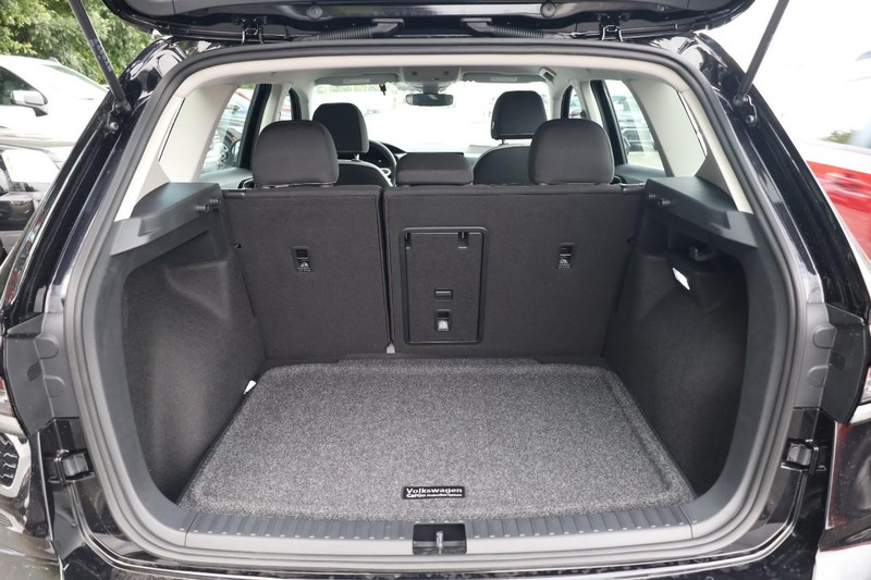 Volkswagen Taos Vehicle Image 07