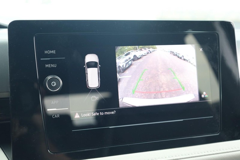 Volkswagen Taos Vehicle Image 12