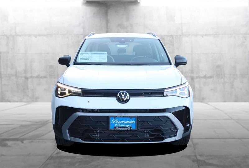 Volkswagen Taos Vehicle Image 04