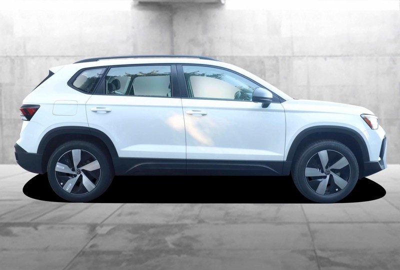 Volkswagen Taos Vehicle Image 05
