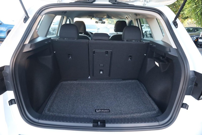 Volkswagen Taos Vehicle Image 07